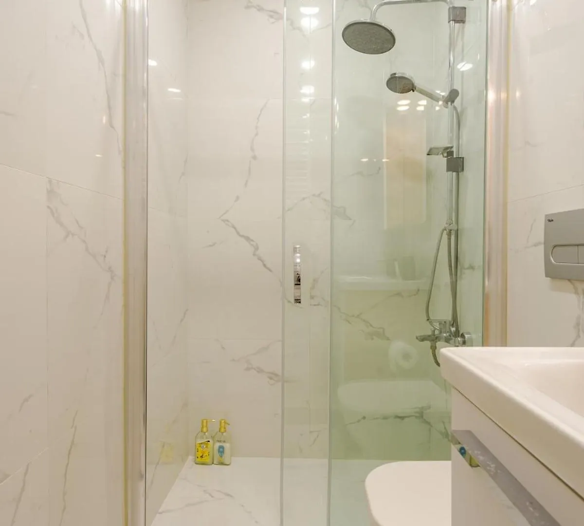 Charming Bagdat Avenue Hideaway, Near Marina Istanbul Apartment
